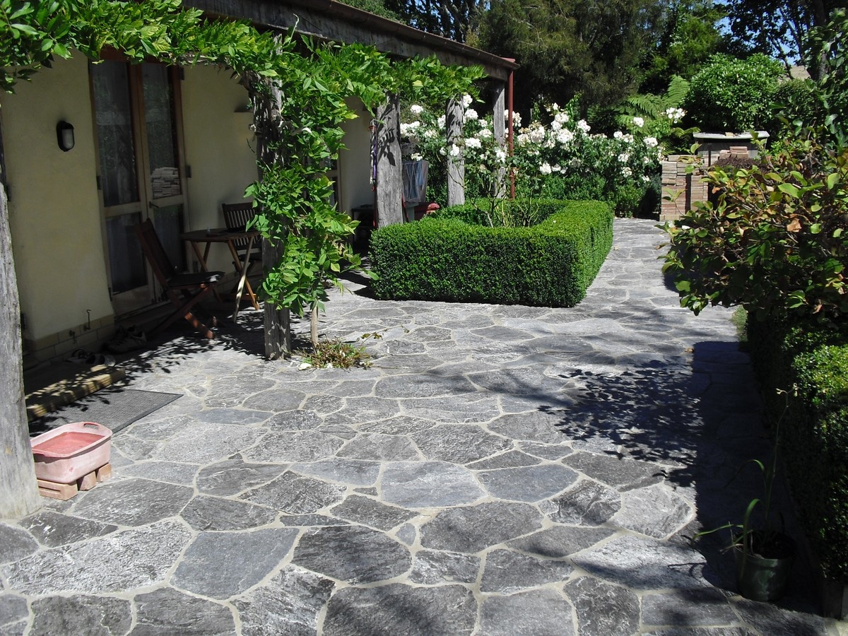 schist paving